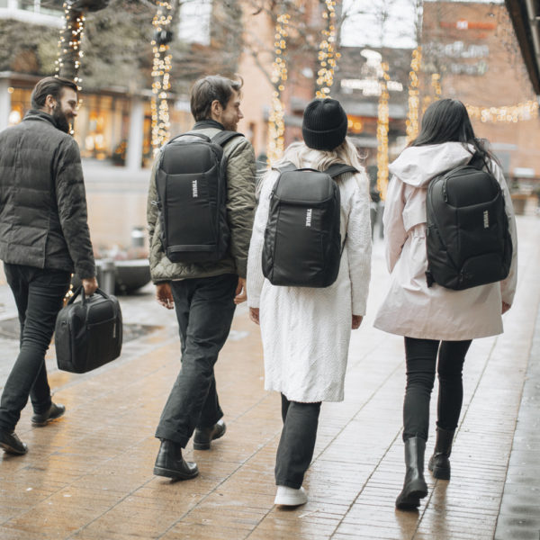 Un sac à dos THULE de voyage écologique et professionnel qui protège toutes vos affaires et inclut un compartiment SafeZone invisible pour ranger les essentiels plus petits. Bagagerie nouvelle calédonie, Nouméa ma ville