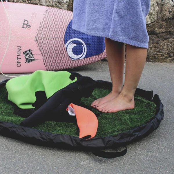 Northcore Sac de Change Surf Northcore Grass Waterproof Change Mat/Bag parfait pour le surf en Nouvelle Calédonie Noumea beach travel Bagage surf trip