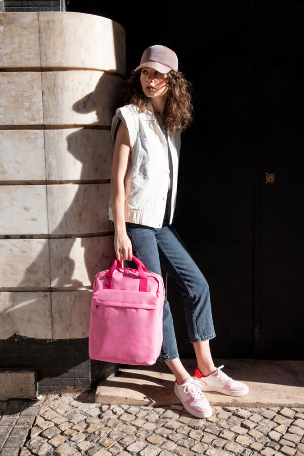 REISENTHEL AllDay Backpack M iso Twist Pink – Image 3