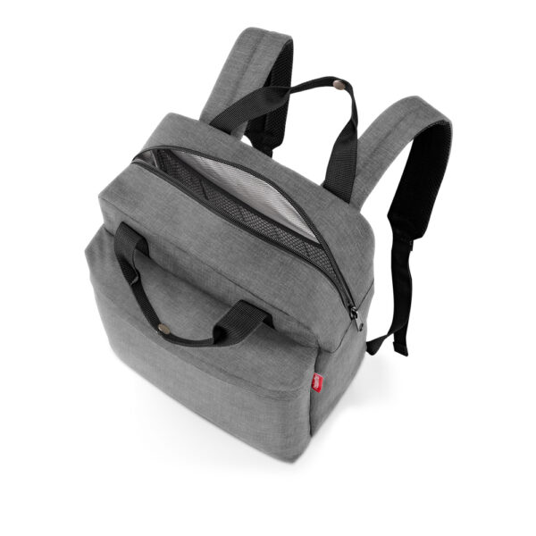 Le allday backpack M iso de reisenthel est un véritable tout-en-un : avec lui, vous disposez à la fois d’un sac à dos élégant et d’un sac isotherme ! L’isolant épais du comportement principal vous garantit une excellente isolation thermique. Ce compagnon véritablement flexible ravira tous ceux qui aiment savourer leurs en-cas et boissons bien frais au quotidien ou pendant leurs sorties. Parfait pour Nouméa, pour les ilots de Nouvelle calédonie.