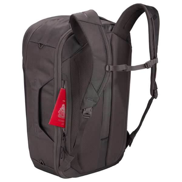 Bagage de cabine convertible 40 L Thule Subterra 2 est un élément indispensable de vos voyages. Combinant un design élégant à des fonctionnalités adaptables, il dispose notamment d'un attaché-case pour ordinateur amovible et d'un panneau séparateur rabattable.