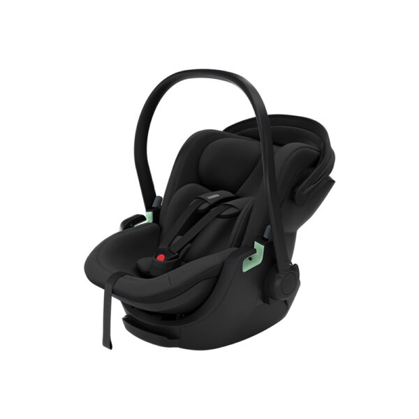 Conçu pour la sécurité, le siège auto bébé Thule Maple est équipé de notre célèbre Thule Impact Protection System, offrant une protection avancée et un confort douillet à votre bébé. L’installation sans effort depuis n’importe quel angle et sa rotation à 180 degrés assurent une commodité optimale. De plus, le siège auto bébé Thule Maple propose un mode ergonomique allongé, favorisant le bon développement de la colonne vertébrale des nouveau-nés, garantissant leur confort et leur bien-être dès le premier jour.